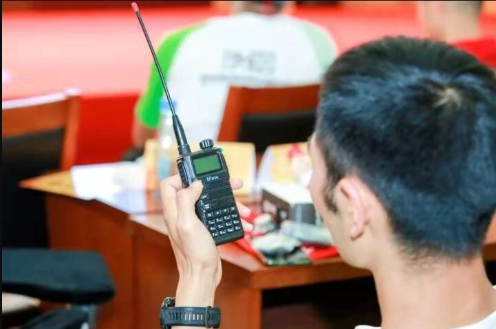 辦理無線電臺執照，應符合哪些條件？