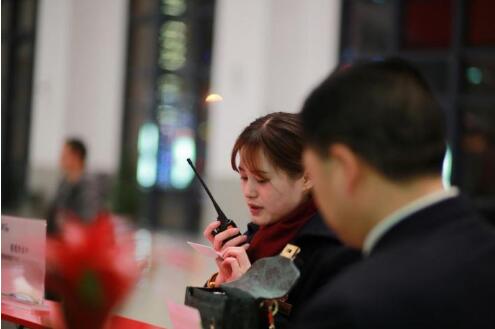 數字對講機比傳統模擬對講機好用嗎？